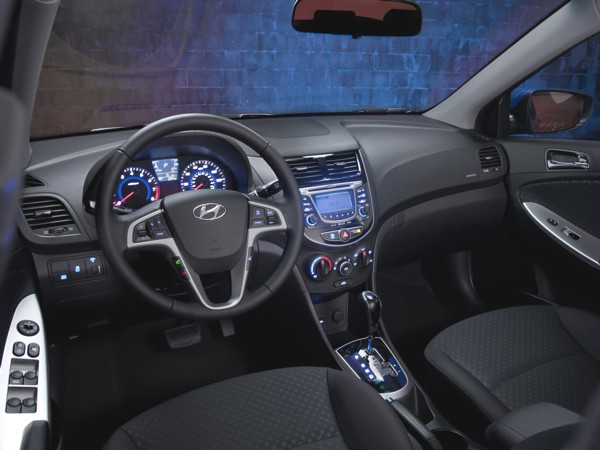 Hyundai Accent изнутри Hyundai Accent вид изнутри