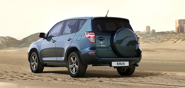 Toyota RAV4 вид сзади
